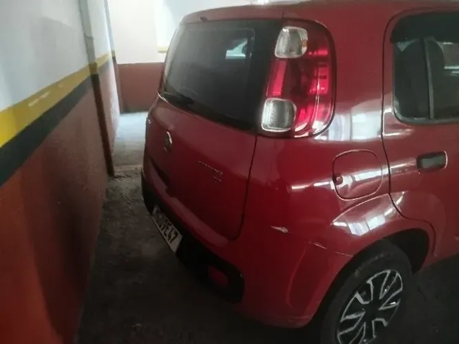 Fiat Uno Attractive 1.4 EVO Fire Flex 8V 4P 2011