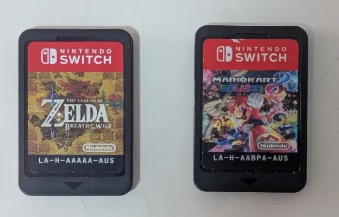 Jogos Nintendo Switch Original Cartuchos - Mario Kart 8 + Zelda Breath of the Wild