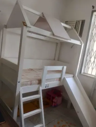CAMA INFANTIL COM ESCORREGA