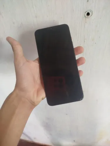 Vende-se Motorola e7  64 gb com trinco na tela e na câmera, funcionando perfeitamente 