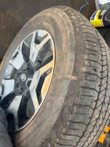 Rodas e Pneus Toyota Hilux 265/60/18