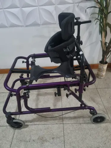 Andador postural infantil juvenil Europa Luxo Vanzetti