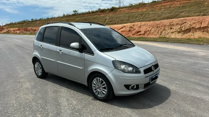 Fiat Idea Attractive 1.4 Fire Flex 8V 5P 2013