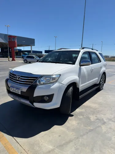 Toyota Hilux SW4 SR 4X2 2.7/ 2.7 Flex 16V Aut. 2015