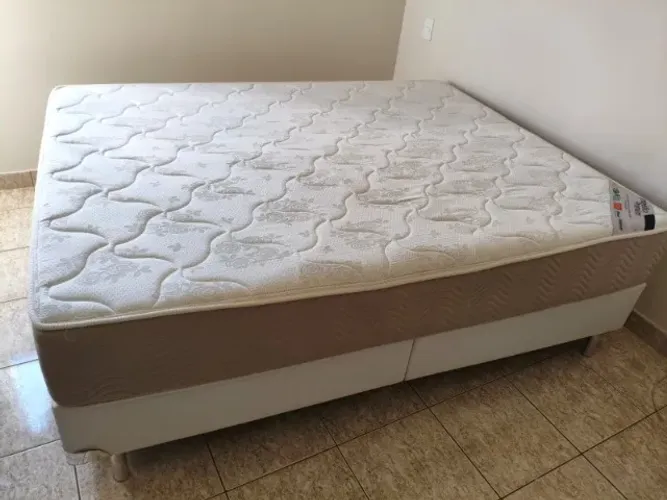 Cama ortopédica premium Ortobom (bem conservada)