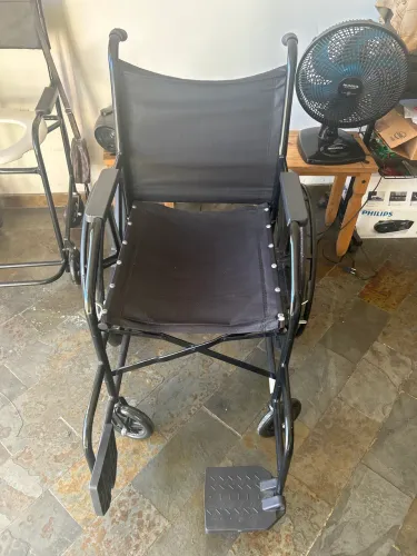 Vende cadeira de rodas