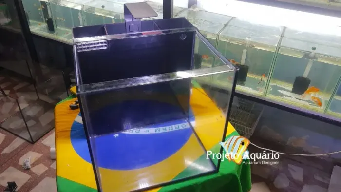 Aquario 64 litros com sump traseiro e bomba de recalque 40x40x40