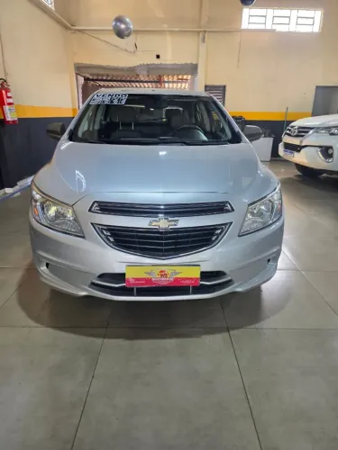 Chevrolet Onix Hatch LT 1.0 8V Flex Power Mec. 4P 2015