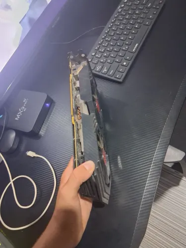 AMD Radeon RX 580 ou RX 590 da fabricante XFX 8gb
