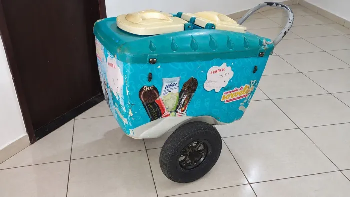 Vende-se carrinho de picolé grande