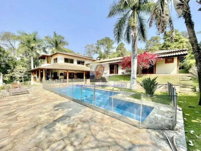 Imóvel no Fazendinha - 4sts, lareira, varanda gourmet, piscina e campinho!