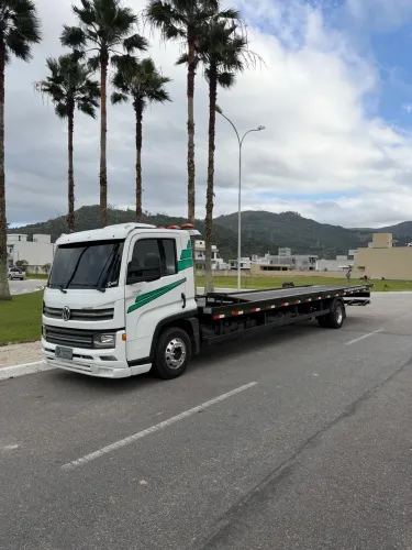 Vw 11.180 - 2022 - plataforma 9,25 mts p/ 3 carros