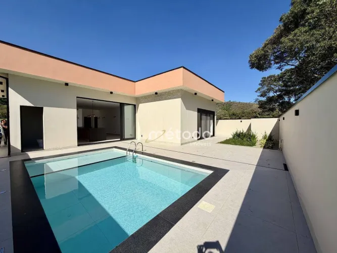 Casa com 3 quartos à venda, 241 m² por R$ 2.800.000 - Condomínio Residencial Terras da Fre