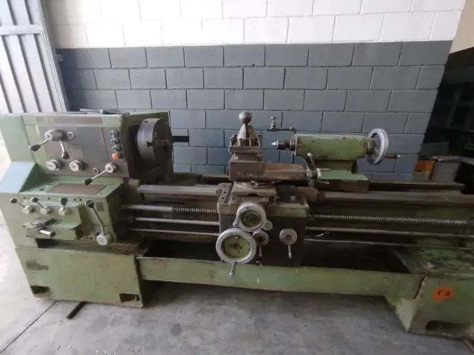 Vendo Torno MVN 2,20 Mts