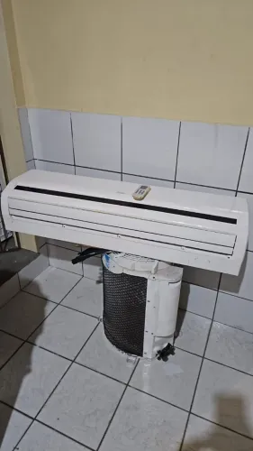 AR-CONDICIONADO MIDEA 30000 BTUS