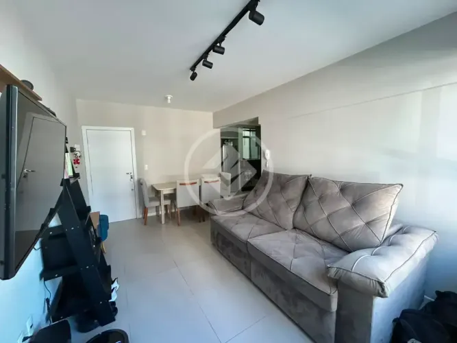 Apartamento 2 dormitórios com vaga de garagem privativa em excelente localização!