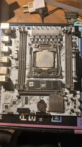 Placa mãe x99 pr9h branca (com processador )