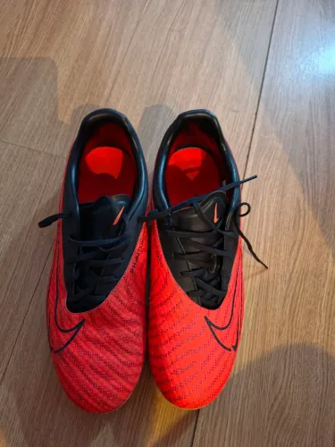 Vendo chuteira de futsal nike phantom gx academy
