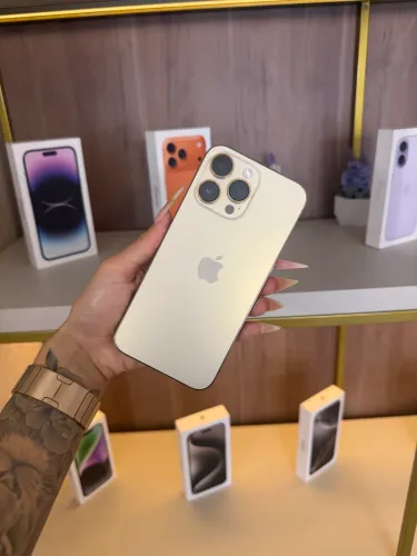 iPhone 14 Pro Max Dourado