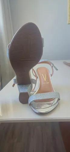 Sandália Vizzano salto bloco, n° 37