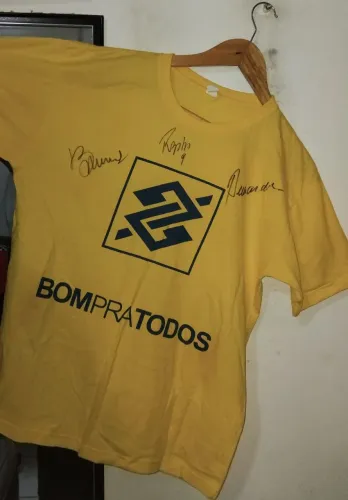 Camisa Autografada Seleção Brasileira Vôlei (Bruninho, Rapha, Evandro e mais um )