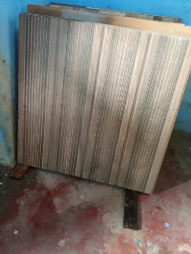 Cerâmica no tamanho 59x59, com 6 unidades disponíveis
