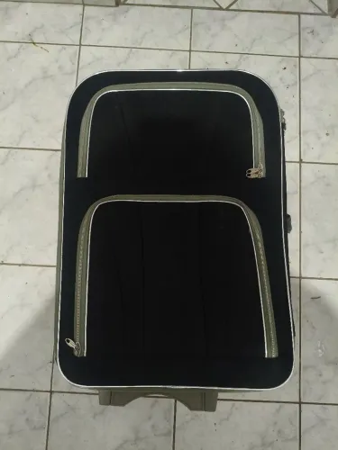 Mala de viagem grande em bom estado 