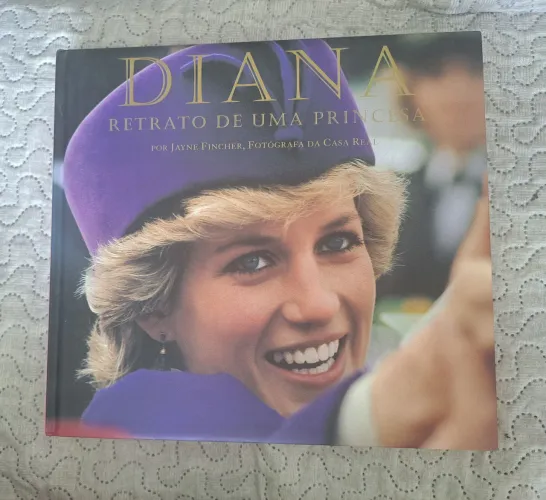 Livro Diana; Retrato de uma Princess em português