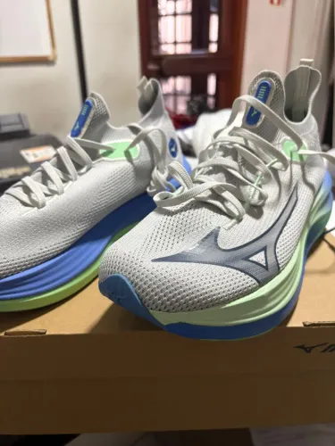 Vendo tênis Mizuno neo vista