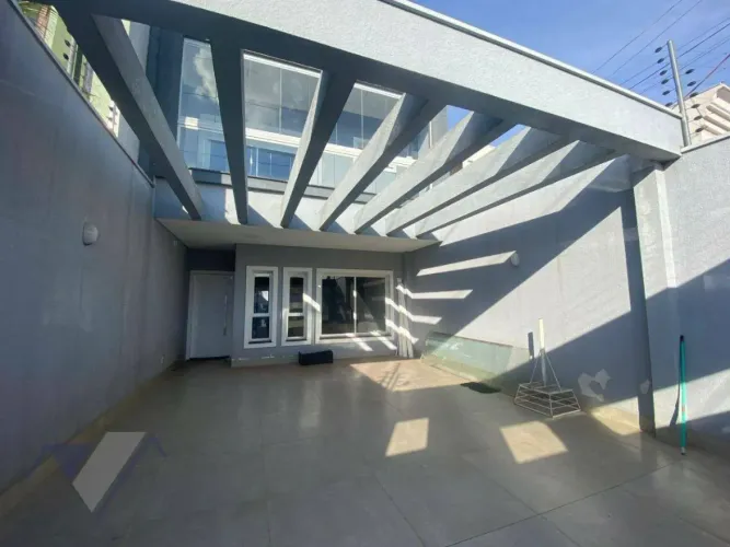Sobrado com 3 dormitórios para alugar, 159 m² por R$ 6.680,00/mês - Coqueiral - Cascavel/P