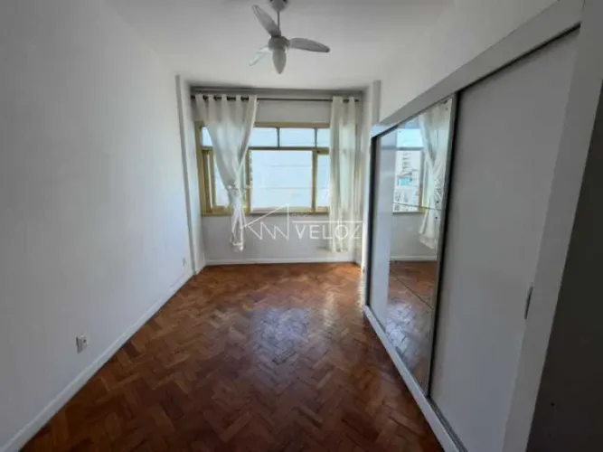 Kitnet/Conjugado : / Residencial / Botafogo