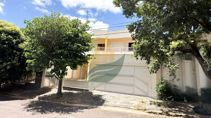 Sobrado sofisticado à venda em Araçatuba/SP