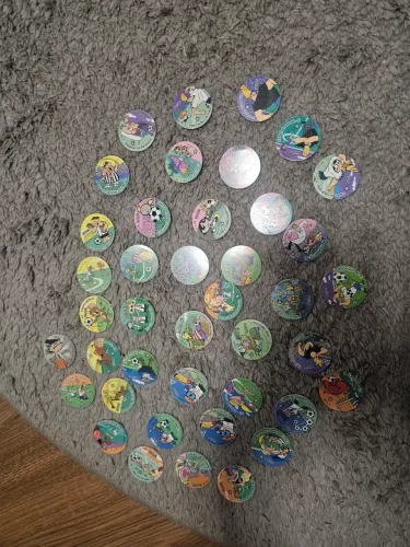 40 tazos copa toon, sendo 1 repetido