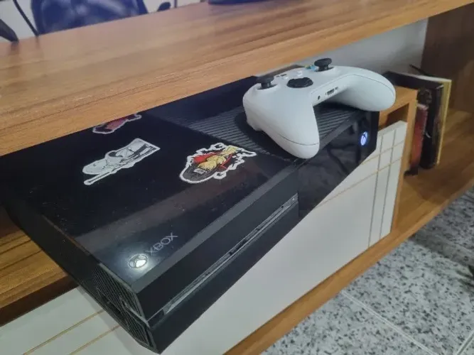 Xbox one 1 controle + de 20 jogos na memória