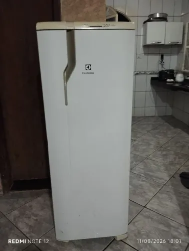 Geladeira Eletrolux 330 Lit Degelo ótimo estado de conservação