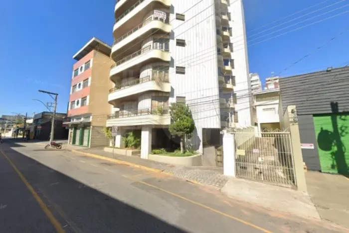 DIVINÓPOLIS/MG  Apartamento de 226,39m² no Centro