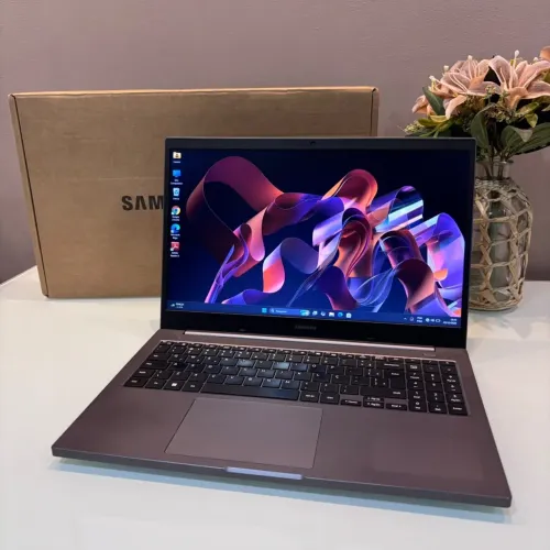 Notebook Samsung Core i5 11ª Geração 16GB SSD NVMe FullHD Windows 11 Bateria Excelente