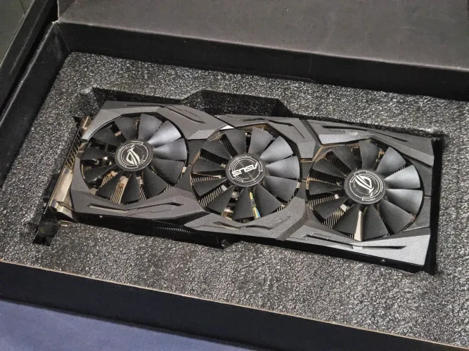 Placa de Vídeo Asus ROG Strix GTX 1060 6GB