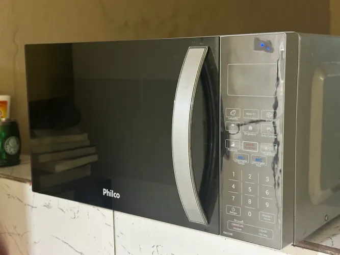 Microondas 25 litros Philco espelhado seminovo