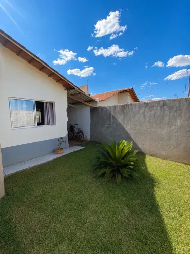 Casa de Esquina com Piscina à Venda 2 Quartos 112 m2 Lucas do Rio Verde