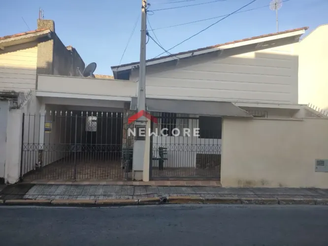 Casa em Rua Nossa Senhora da Glória - Centro - Tremembé/SP