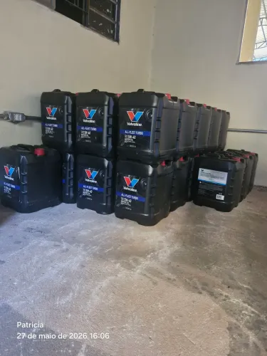 Oleo lubrificante 15W40 APICI4 