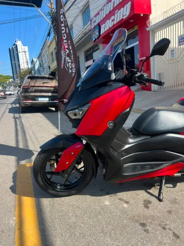 X MAX 250. 2021
