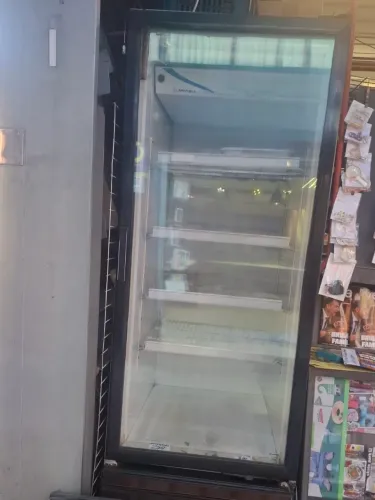 Geladeira Expositora (Avariada)