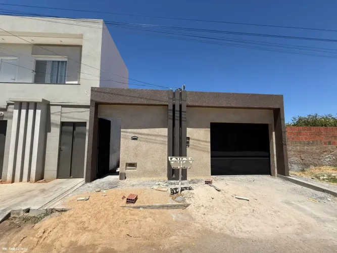 Casa para Venda em Guanambi, São Francisco, 2 dormitórios, 1 suíte, 2 banheiros, 1 vaga