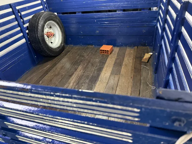 Carroceria D20 madeira