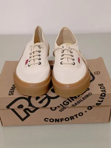 Vendo tênis Redley original tamanho 41. Retirada em Niterói ou Alcântara.