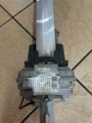 Motor de portao com barra