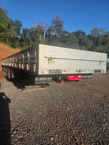 Carreta LS Pino de Container 14 metros Grade baixa
