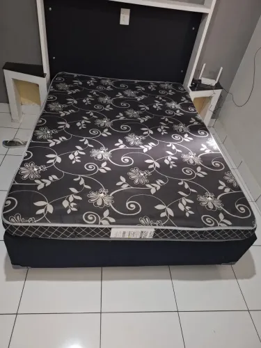 Cama de casal nao foi usada .